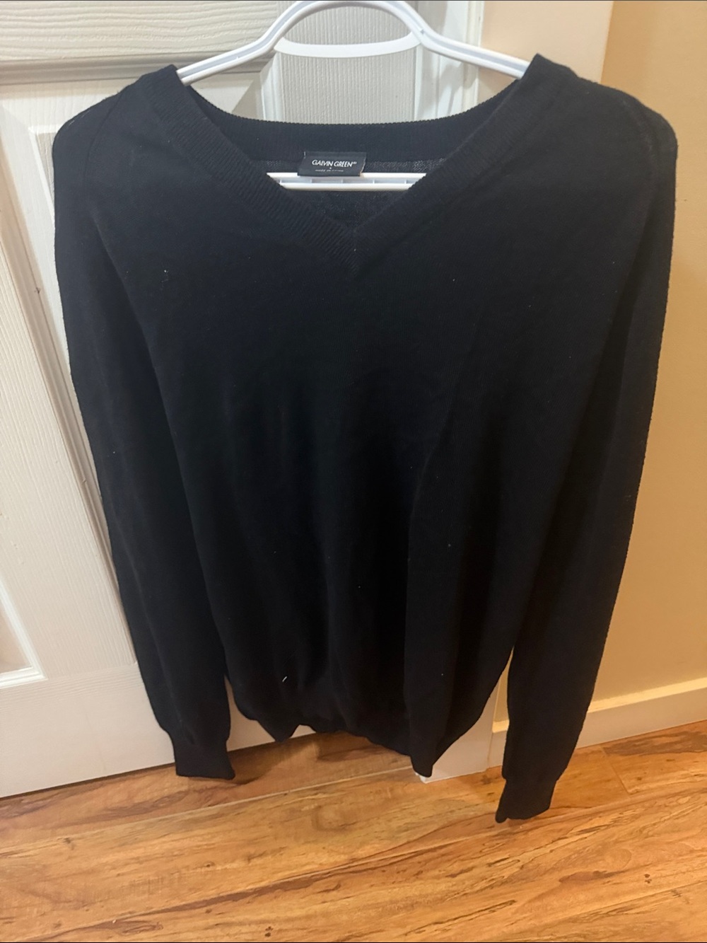 Graham & Green Men’s Black V-Neck Sweater